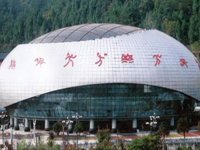 蚌埠体育中心球形网架加工安装